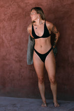 Load image into Gallery viewer, Venus Top - Widow
