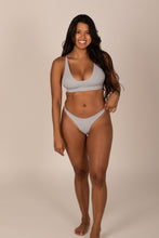 Load image into Gallery viewer, Hathor Top - Wolf
