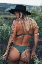 Load image into Gallery viewer, Asarte Bottom - Ivy
